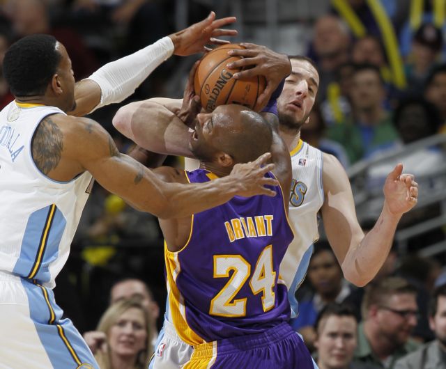 Οι Νάγκετς σταμάτησαν τους Λέικερς με καλό Κουφό